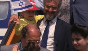 Podcast: Matti Friedman on the Russian <i>Aliyah</i>—30 Years Later
